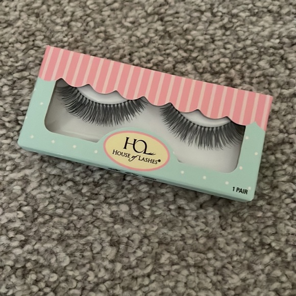 NEW set of various fake lashes - Picture 4 of 5